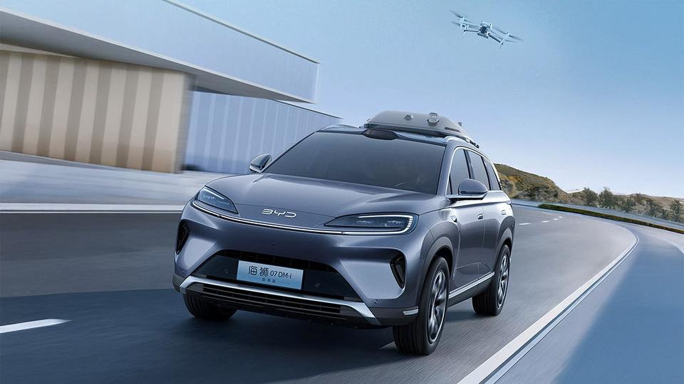 BYD yangi funksiyani taklif qilmoqda — tomdagi kvadrokopter