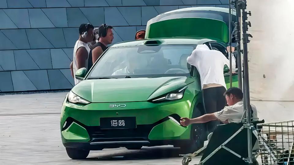 BYD kattalashtirilgan Seagullni tayyorlamoqda. Ilk suratlar paydo bo‘ldi