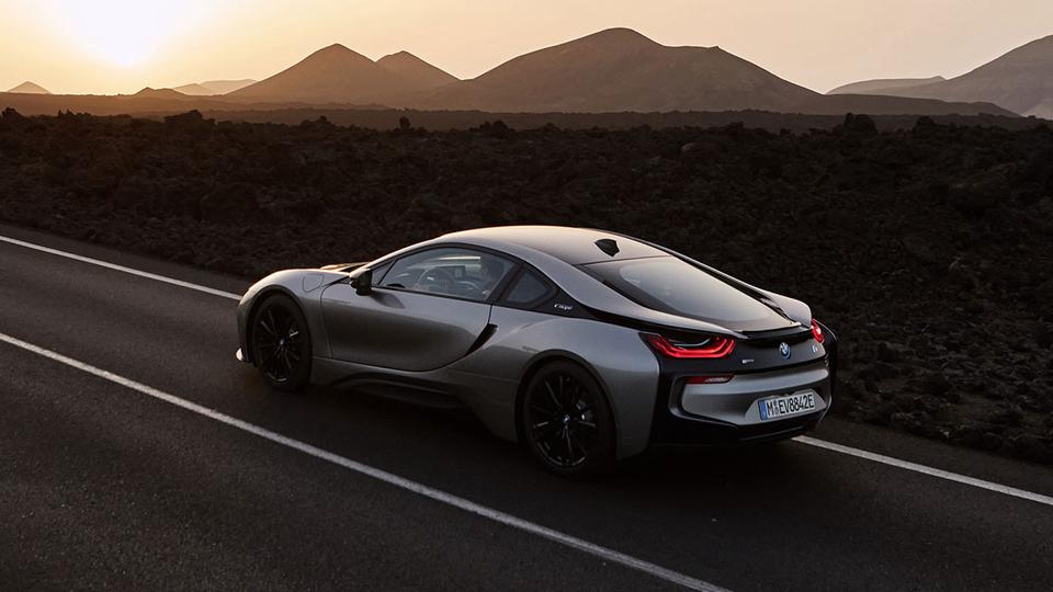 BMW i8: обзор, особенности и характеристики