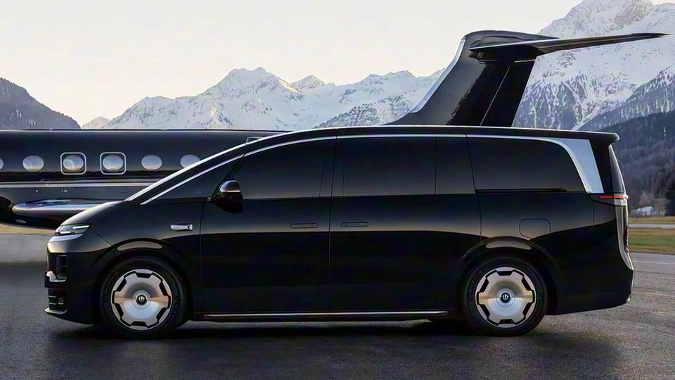 Leapmotor kompaniyasi o‘zining birinchi miniveni bo‘lgan D99 modelini taqdim etdi