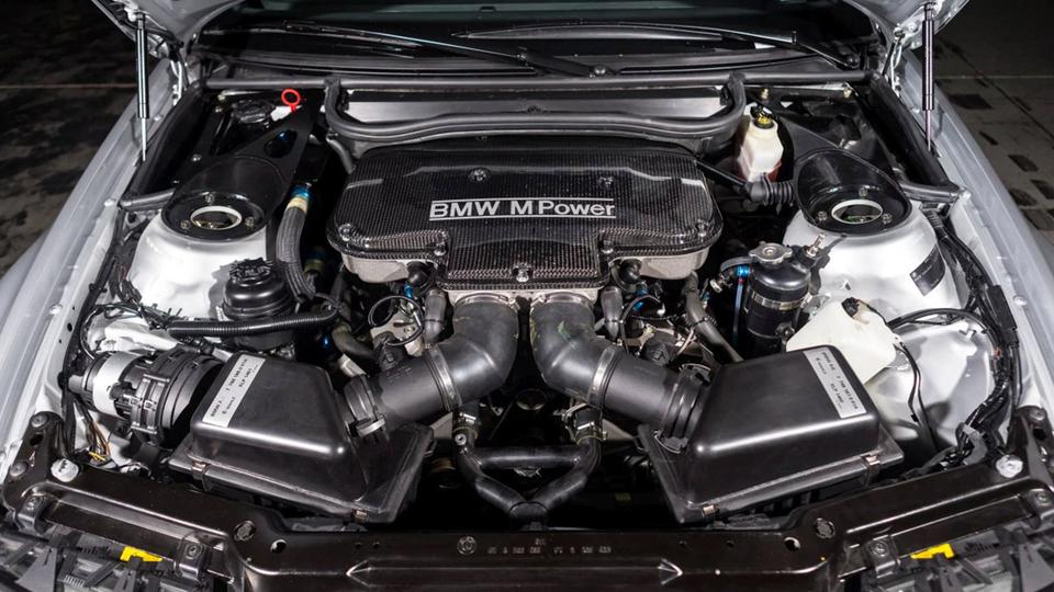 BMW построила легендарное купе из компьютерной игры