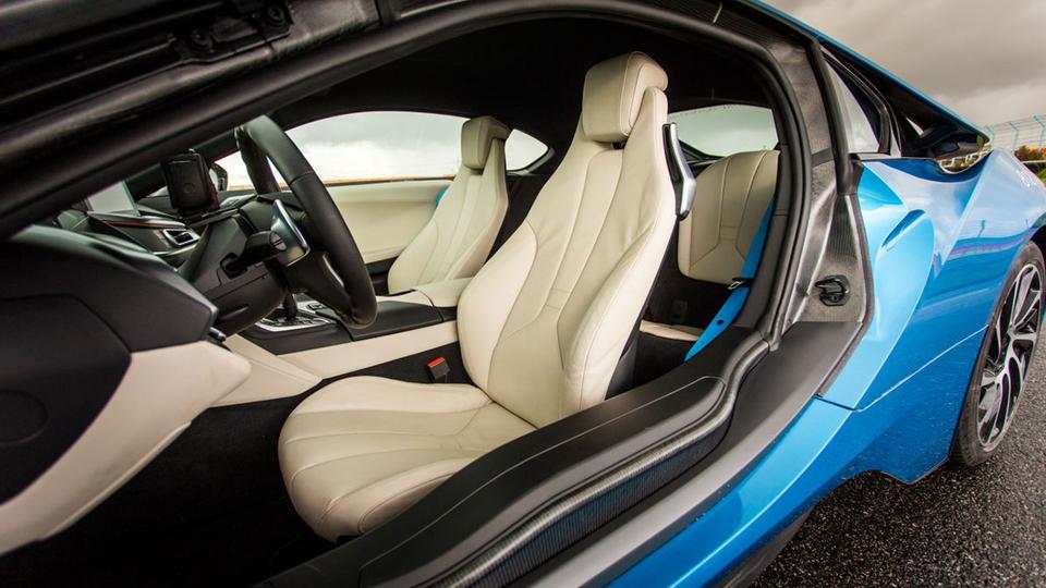 BMW i8: обзор, особенности и характеристики