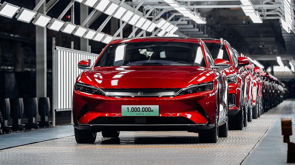 Xitoyda elektromobillar va gibrid avtomobillariarzonlashdi