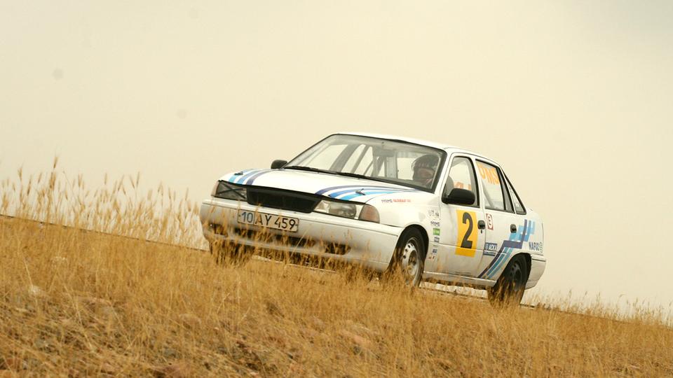 Cobalt Qozog‘istondagi poyga trassasida kuzatildi