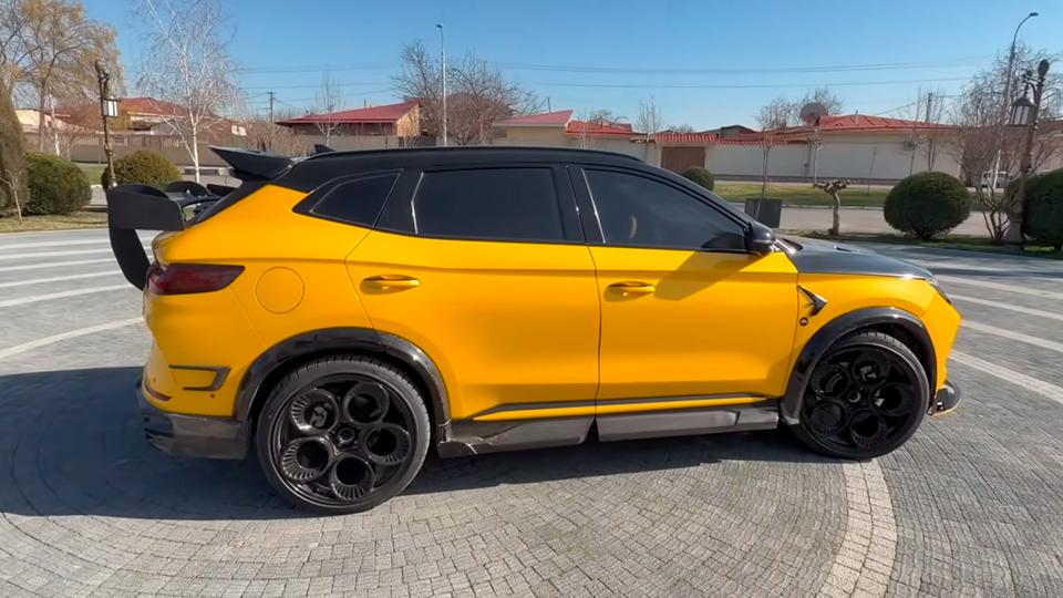 Ташкентские мастера переделали BYD в Lamborghini Urus