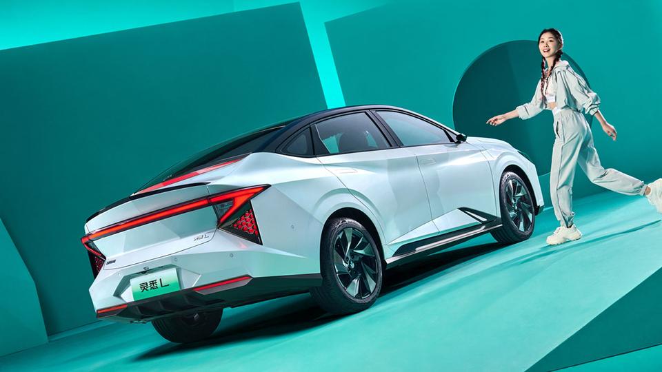 Honda Crider yaratuvchilaridan: salonida beshta ekranli yangi elektromobil