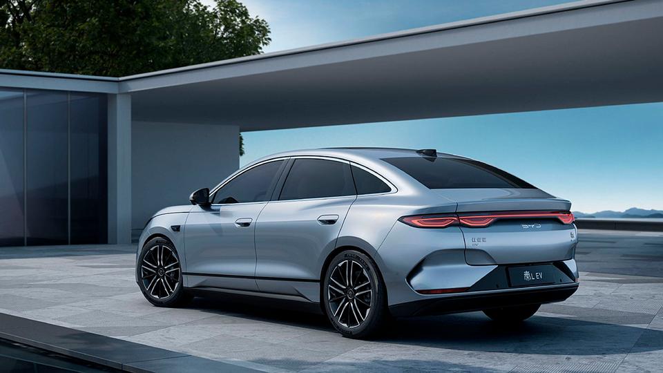 Yangi BYD Qin L EV elektromobili qanday ko‘rinishga ega bo‘ladi?