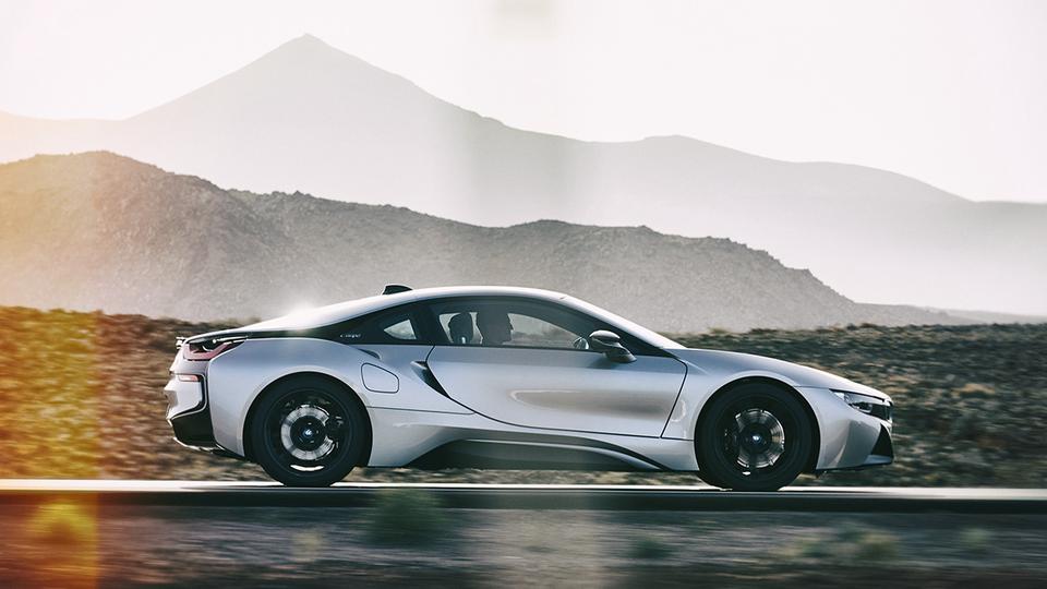 BMW i8: обзор, особенности и характеристики