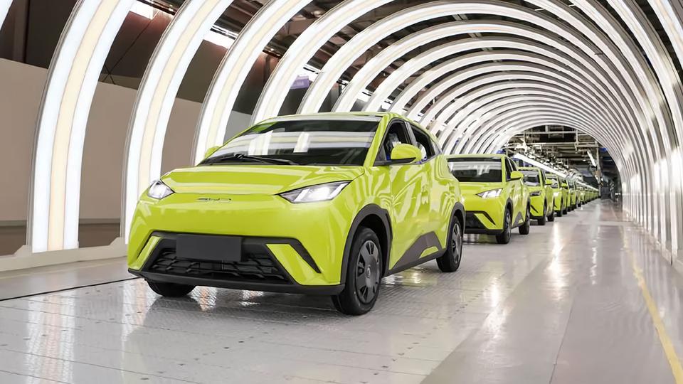 BYD продали в Китае почти 507 тысяч машин в месяц