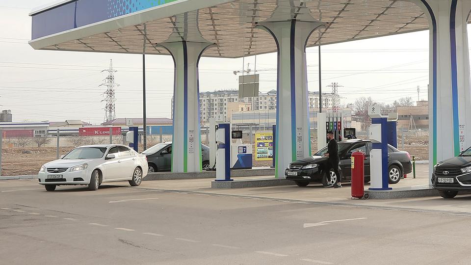 Rossiya yil oxirigacha benzin eksportini taqiqladi