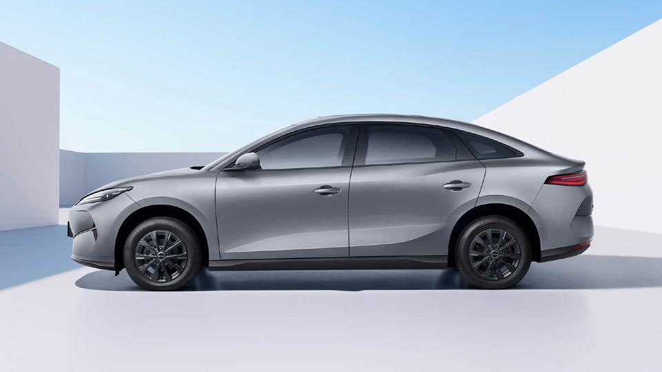 BYD yangi arzon e7 modelini ishlab chiqarishga tayyorgarlik ko‘rmoqda