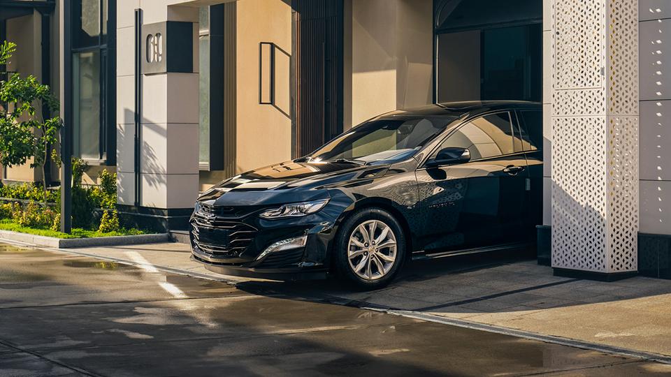 Amaldorlar Merсedesdan mahalliy avtomobillarga o‘tadi