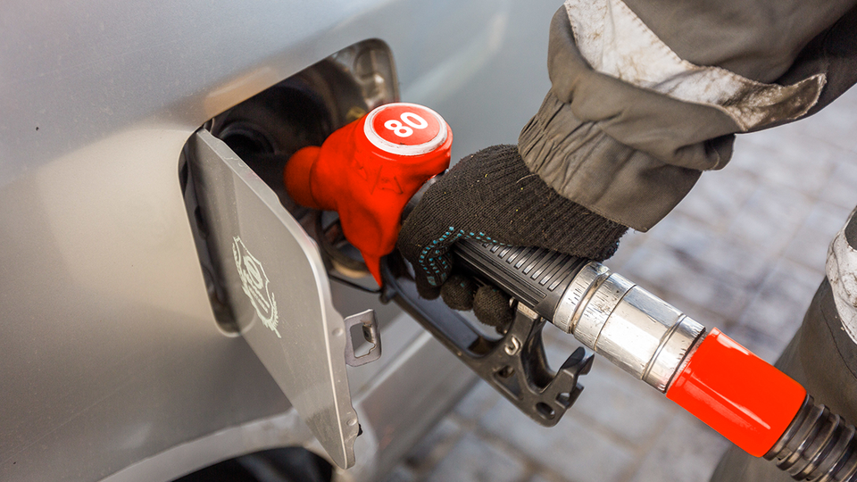 O‘zbekistonda AI-80 benzinining narxi bir yil ichida qanchaga ko‘tarildi?