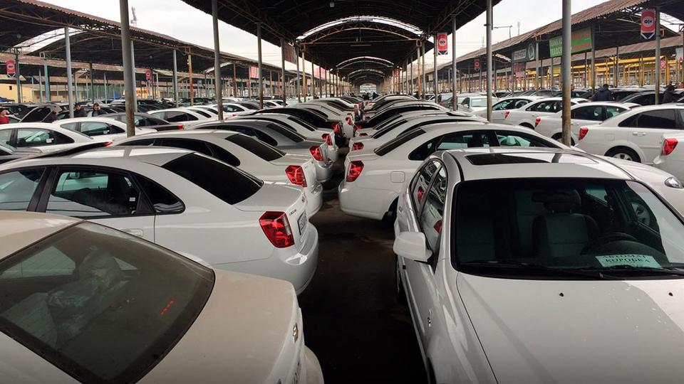 Покупку авто за наличку с 1 апреля запретят