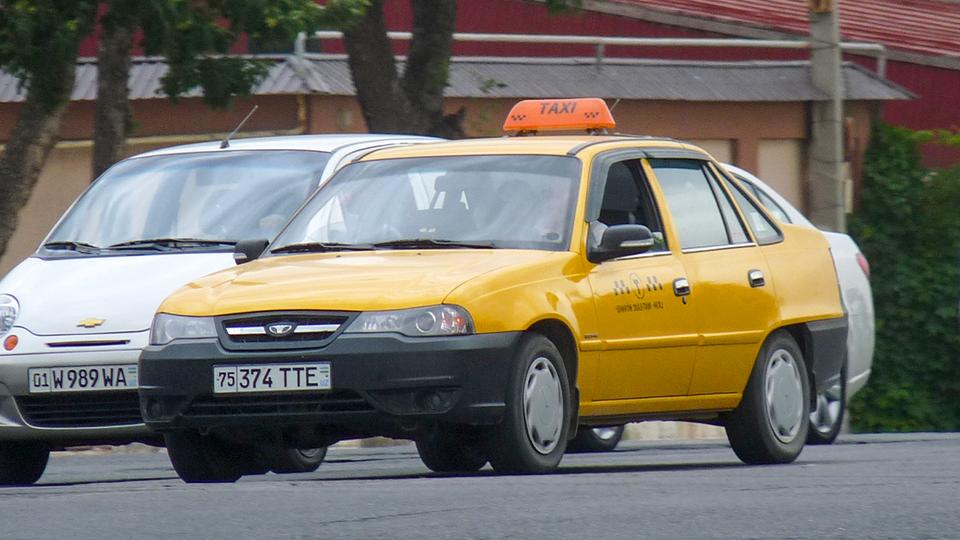 В Узбекистане авто старше 15 лет могут не допустить к такси