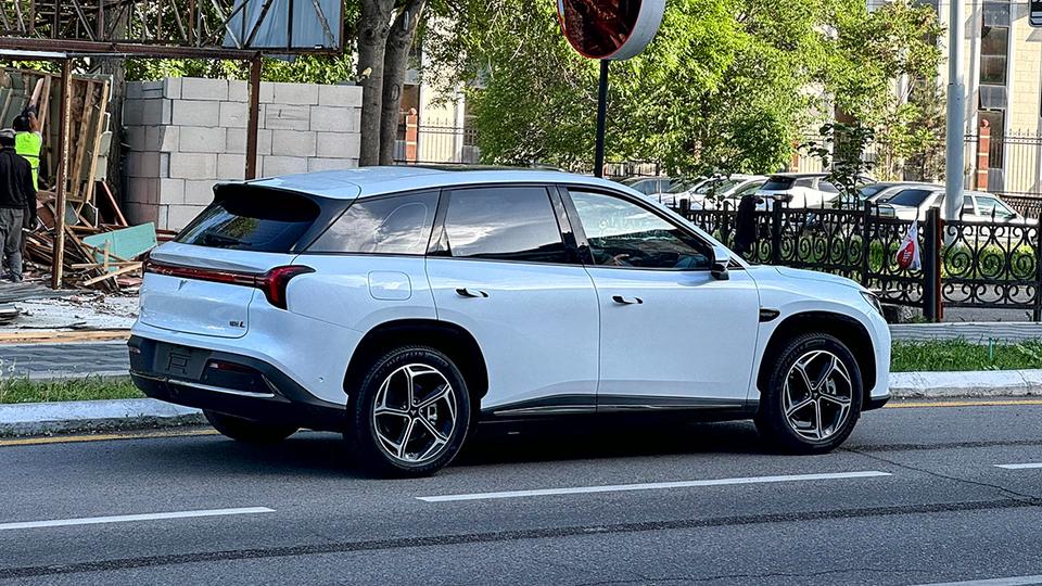 O‘zbekistonda sertifikatsiz va to‘liq bojxona rasmiylashtiruvisiz avtomobilda yurish taqiqlangan