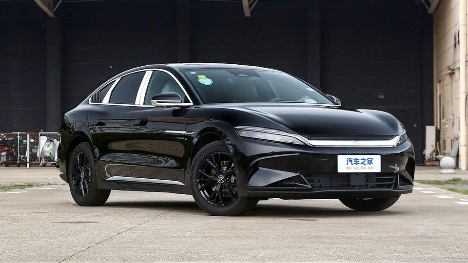BYD обновил седан Han. Он стал богаче и дешевле