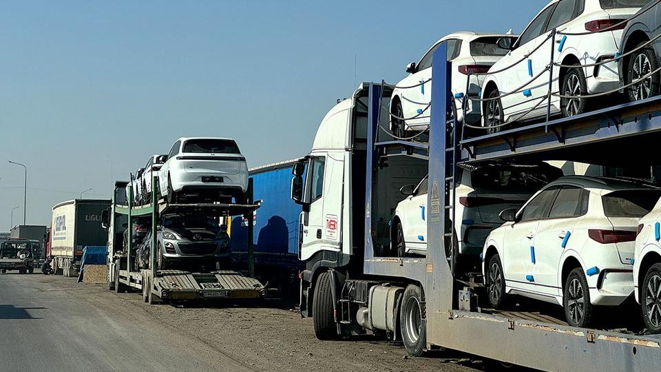 Fevral oyida O‘zbekistonga avtomobil importi qariyb uch baravarga qisqardi