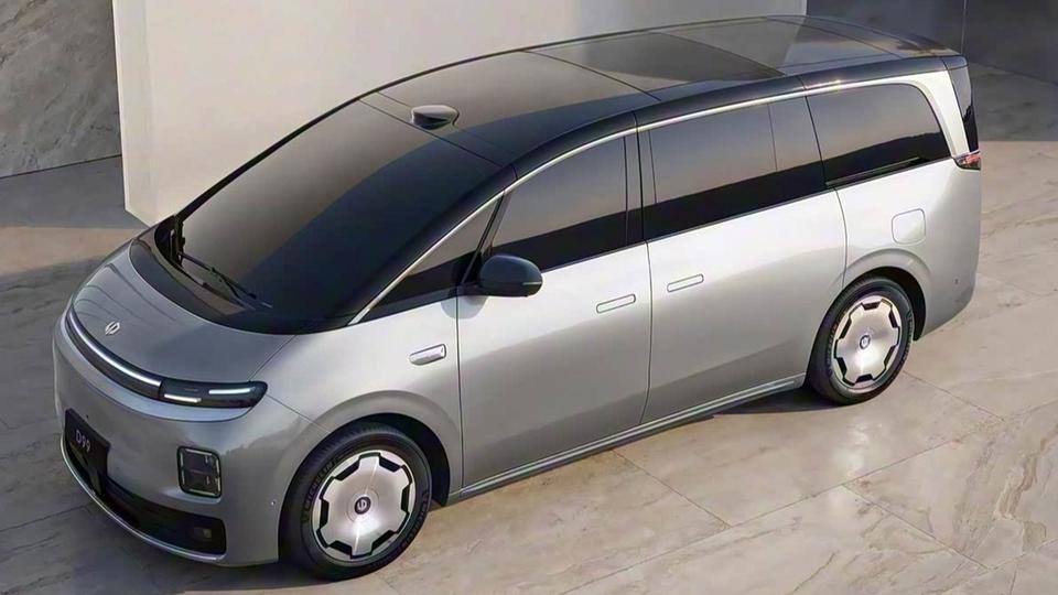 Leapmotor kompaniyasi o‘zining birinchi miniveni bo‘lgan D99 modelini taqdim etdi