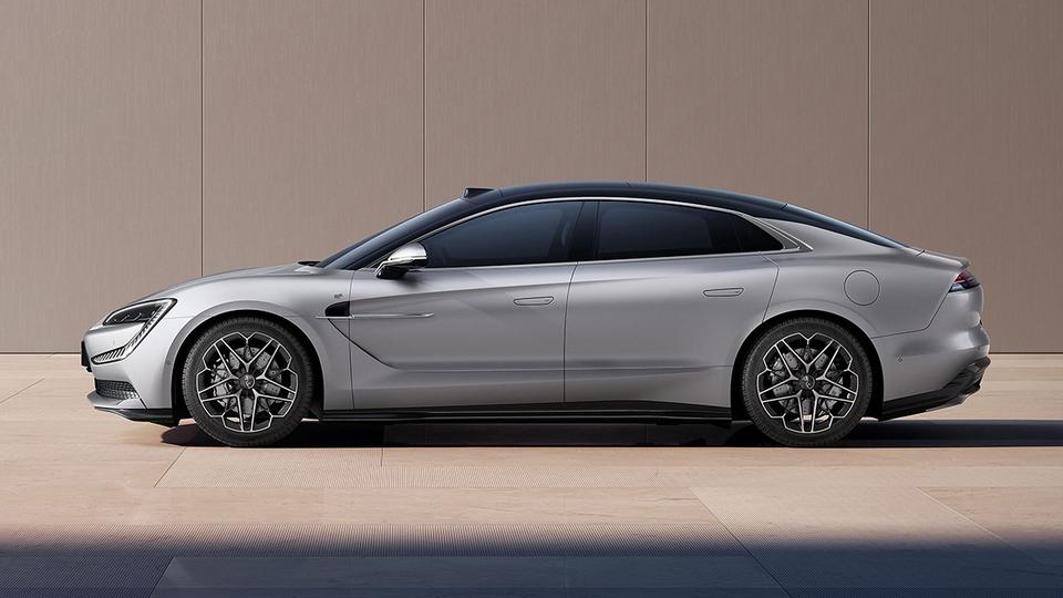 Мощнейший автомобиль от BYD Yangwang U7