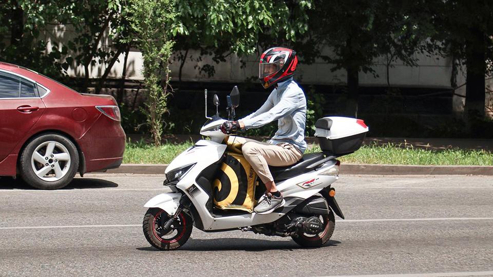 Viloyat propiskasiga ega haydovchilar Toshkentda mopedlar uchun davlat raqamlarini olishlari mumkin