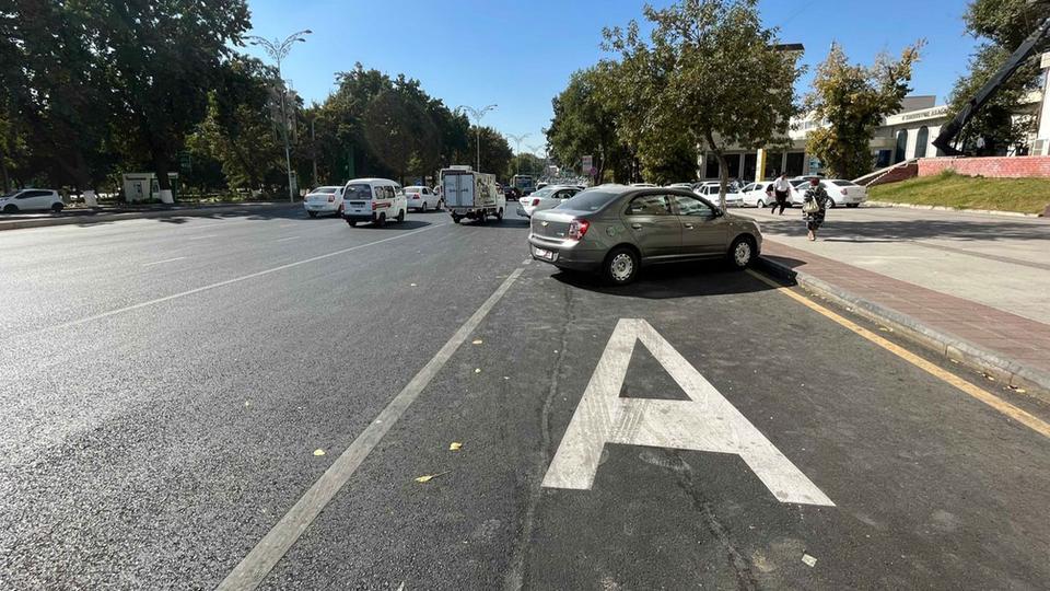 В Узбекистане хотят повысить штраф за движение по автобусной полосе