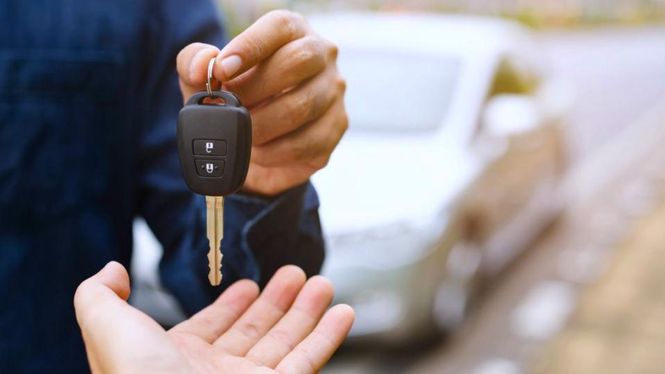 Как оформить доверенность на автомобиль в 2026 году не выходя из дома?