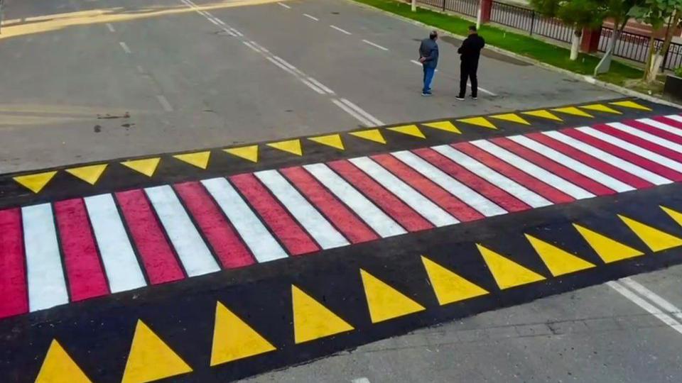 Возле школ начали появляться приподнятые пешеходные переходы