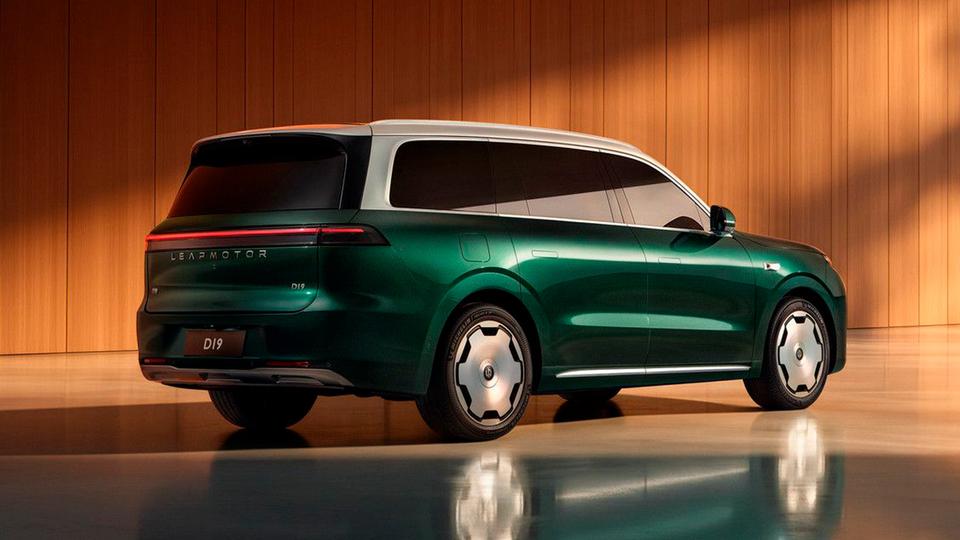 Компания Leapmotor представила D19 с большим запасом хода