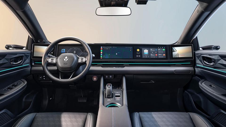 Honda Crider yaratuvchilaridan: salonida beshta ekranli yangi elektromobil