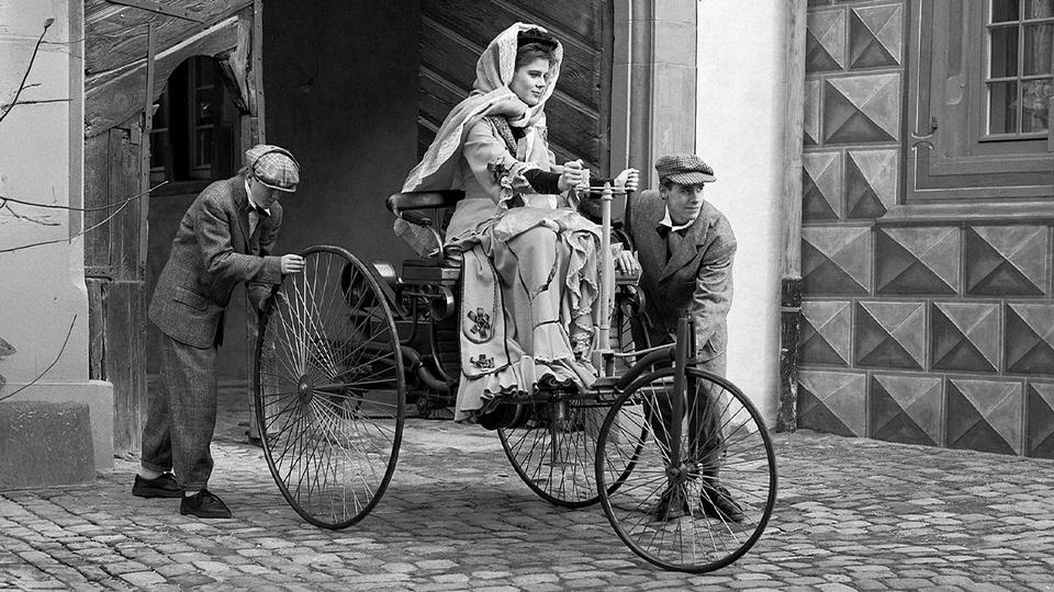 Вклад женщин в развитие автомобильной индустрии