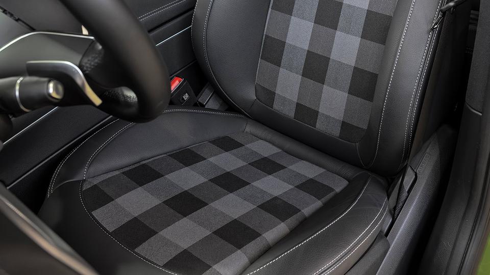 Новый G-Wagen в старом обличье