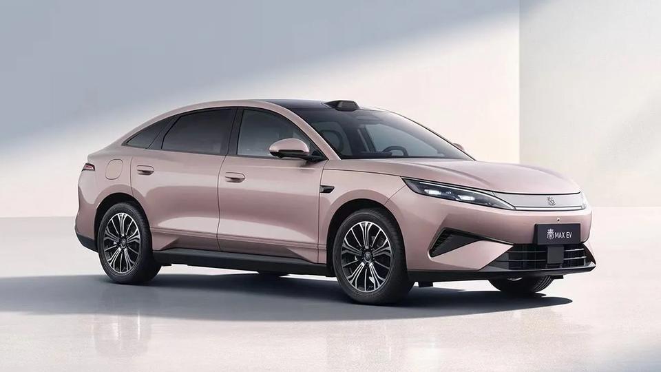 Как будет выглядеть салон нового седана BYD Qin Max