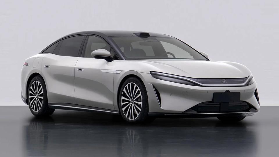 Компания BYD рассекретила новый флагманский седан Han