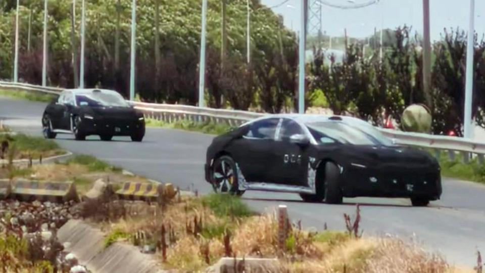 Xiaomi uzun bazali SU7 tayyorlamoqda