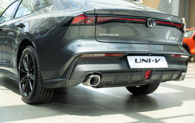 Changan UNI-V