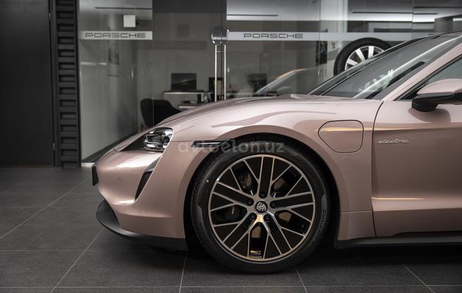 Porsche Tycan
