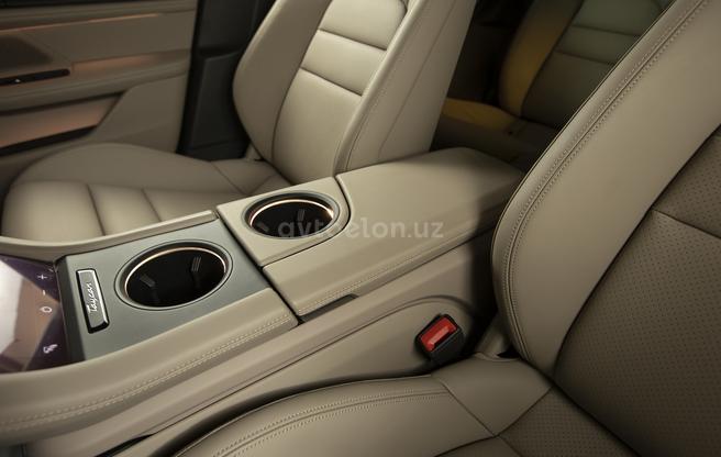 Porsche Tycan