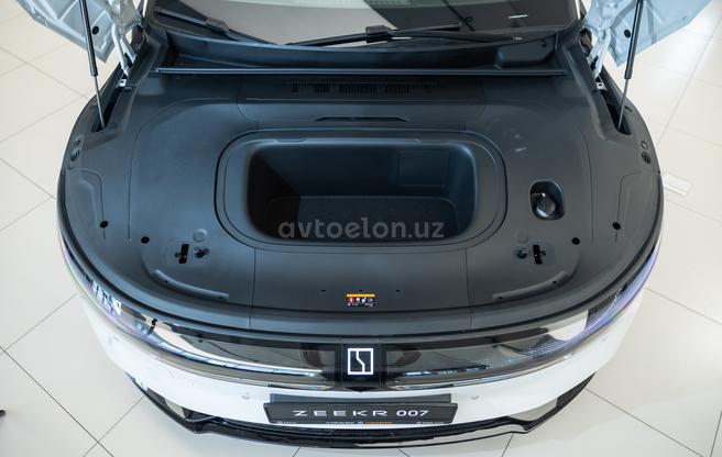 Zeekr 007