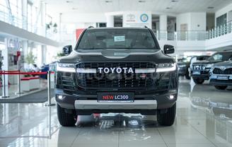 TOYOTA Land Cruiser 300 GR