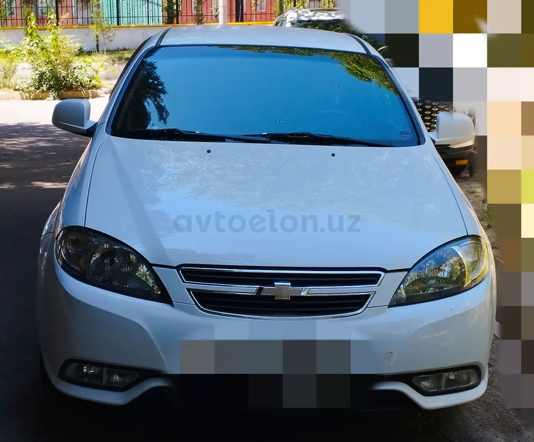 Chevrolet Gentra,  1 позиция Газ-бензин