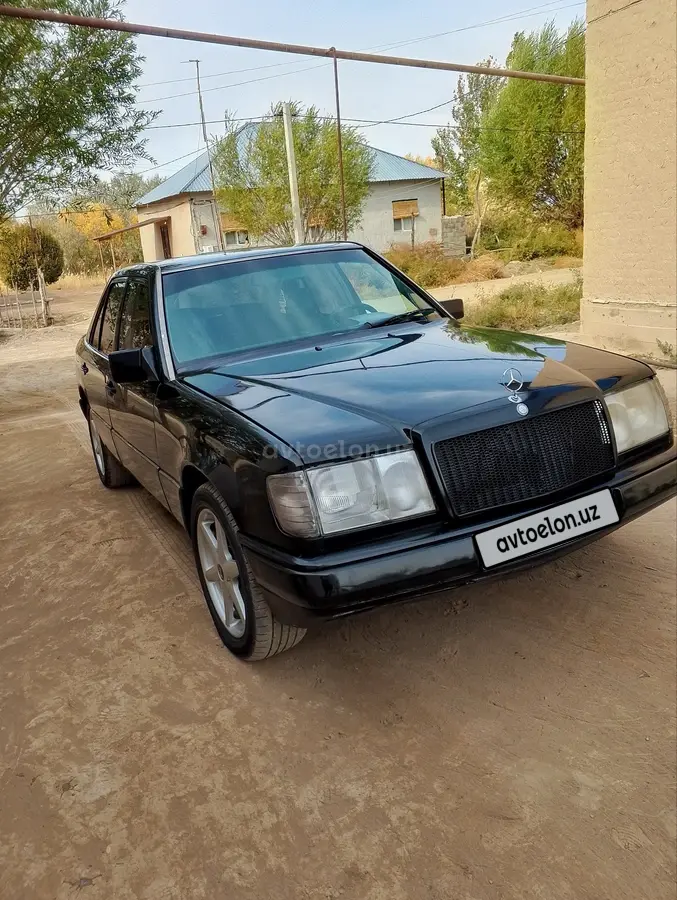 Mercedes-Benz E 230