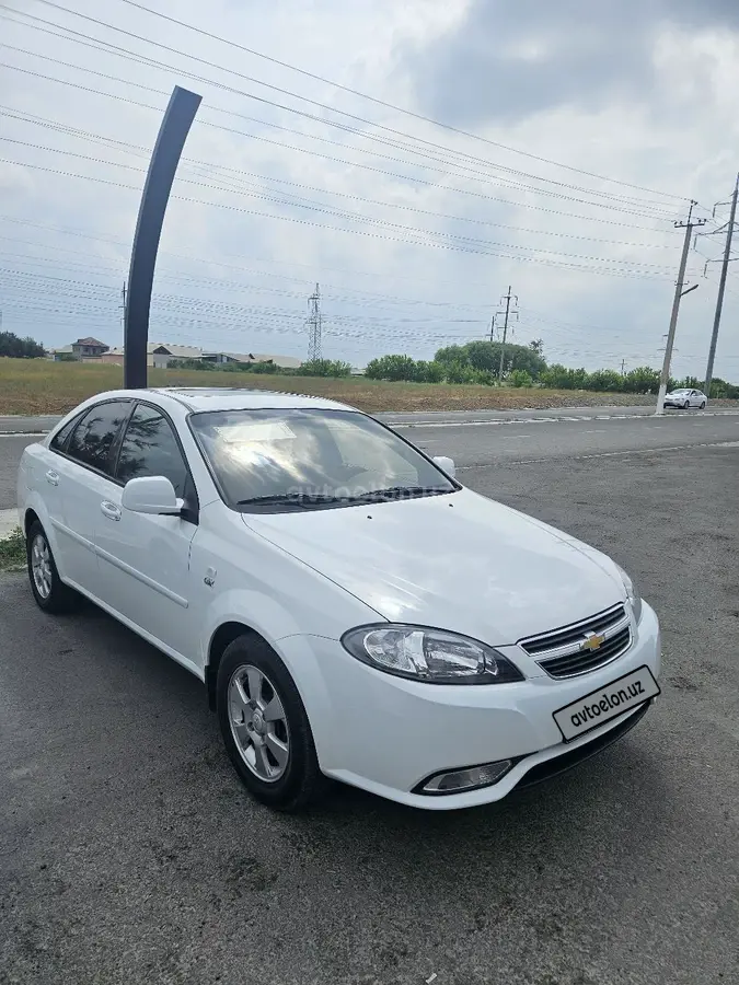 Chevrolet Gentra,  3 позиция