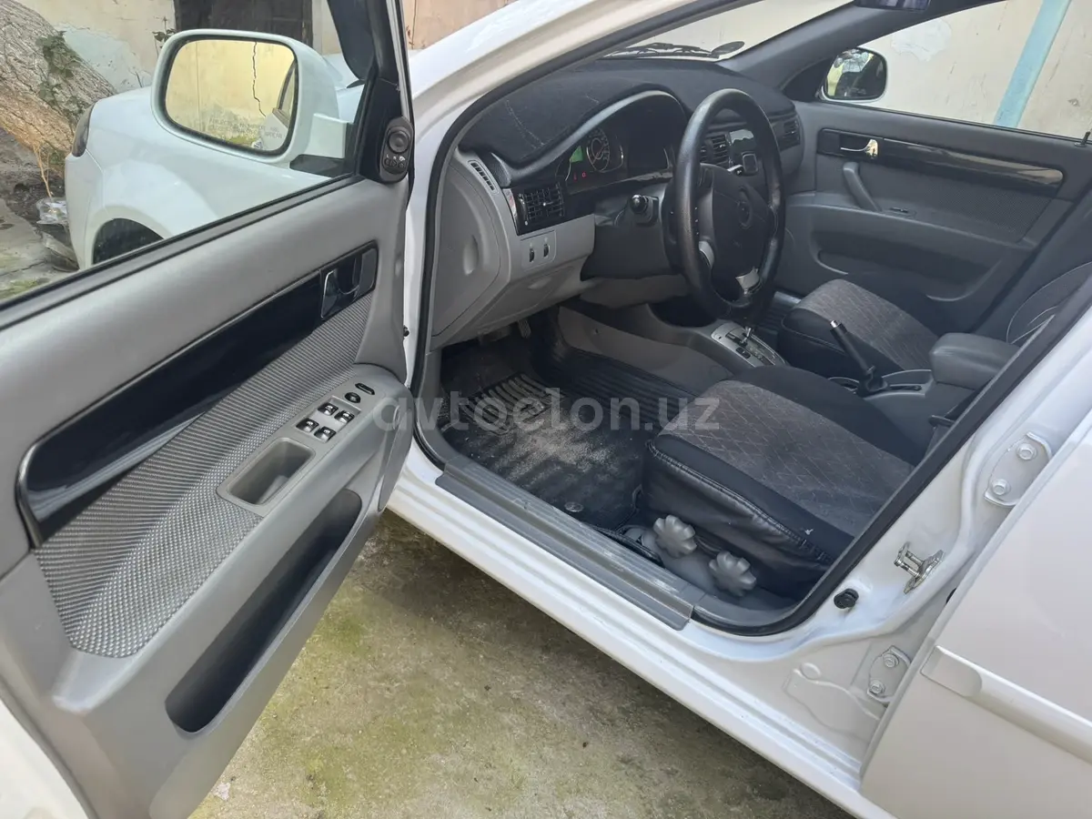 Chevrolet Gentra,  3 позиция