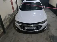 Chevrolet Malibu 2 2018 года, в Байсунский район за 17 000 y.e. id7569805