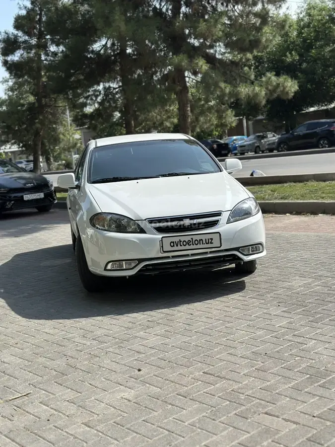Chevrolet Gentra,  3 позиция