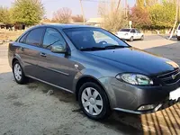 Мокрый асфальт Chevrolet Gentra, 2 позиция 2015 года, КПП Механика, в Самарканд за 7 000 y.e. id7101903