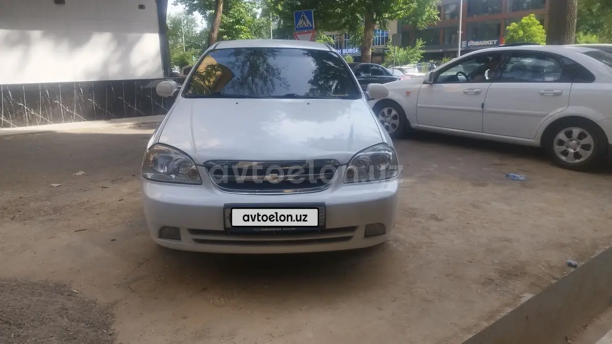 Chevrolet Lacetti,  1 позиция Газ-бензин