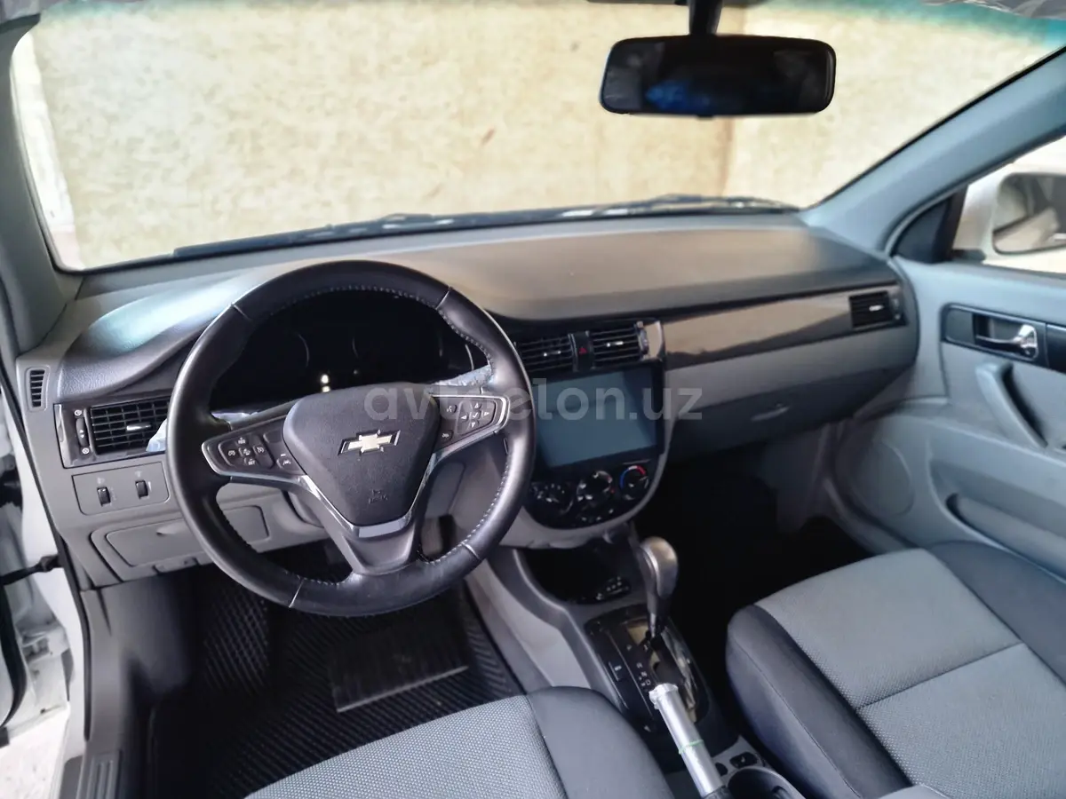 Chevrolet Gentra,  3 позиция