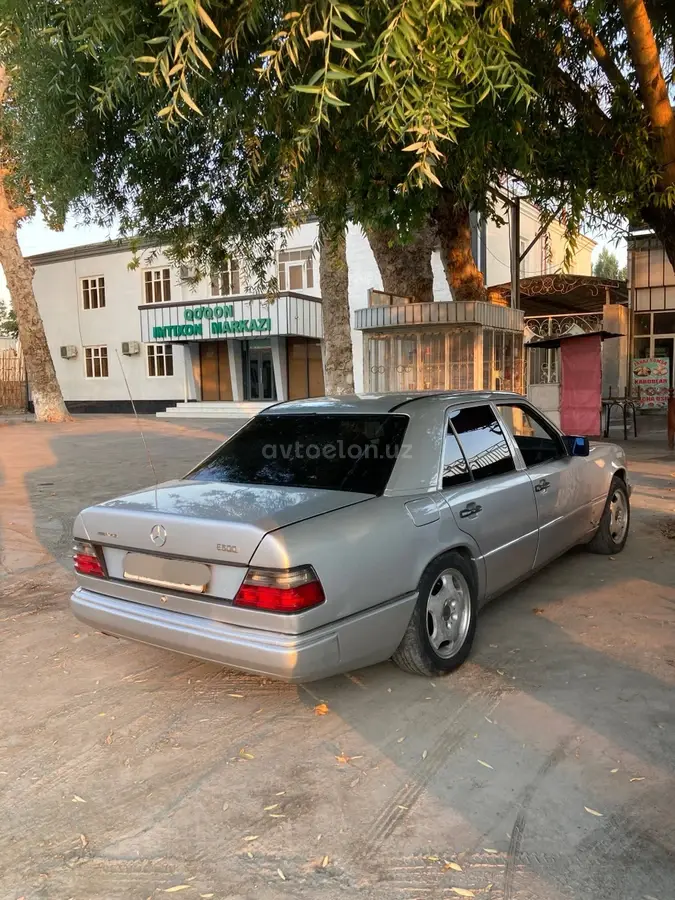 Mercedes-Benz E 36 AMG